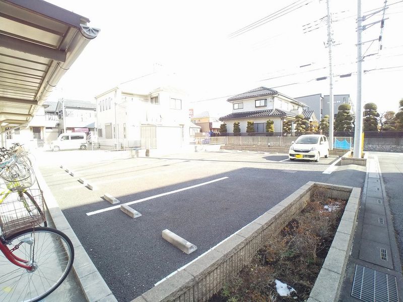 レオネクストＦｌｏｒａ 駐車場