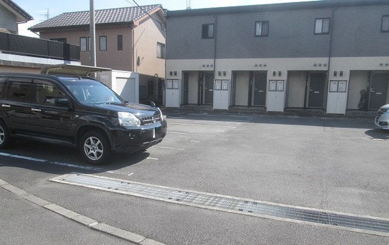 レオパレスサン　ヒル 駐車場