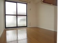 レオパレスユシェロ 居間