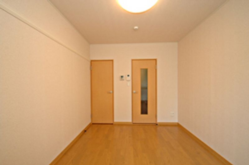 レオパレスメルベーユ毛呂山 居間