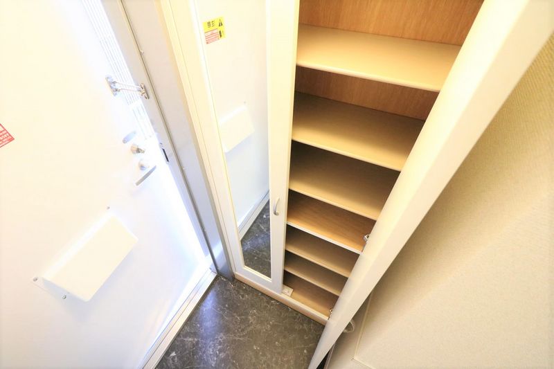 レオパレス参丁目 居間