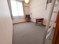 レオパレス山中 居間
