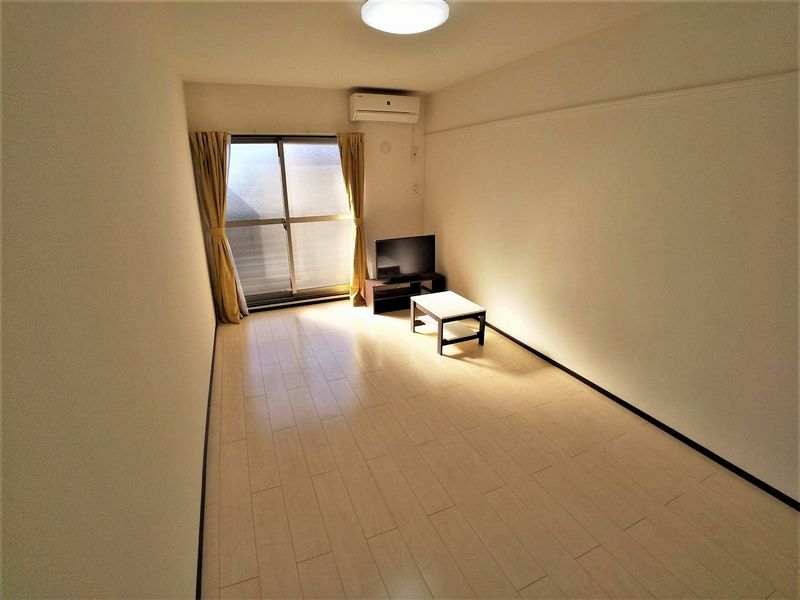 CLEINO Precious SRK Living room