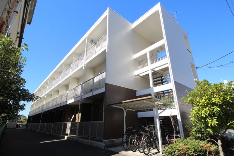レオパレスアゼリア 居間