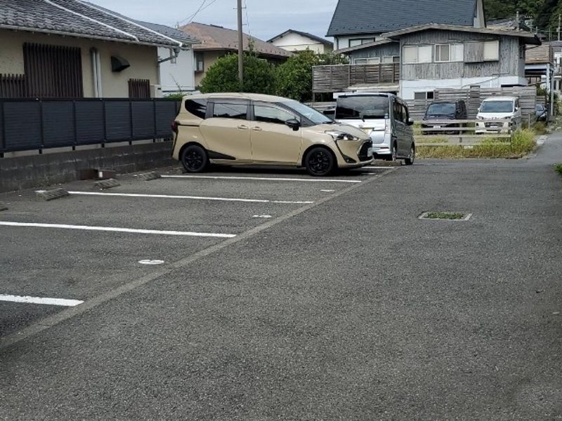 レオパレスソレイエ 駐車場