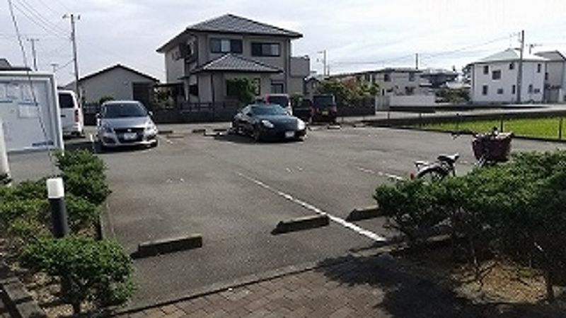 レオパレスラ・メール富士 駐車場