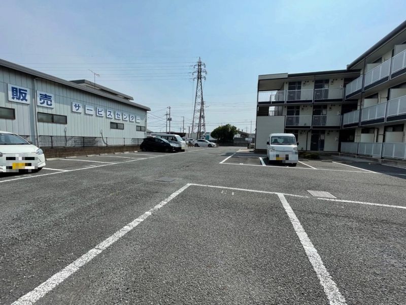 レオパレスグリーンハイツⅡ 駐車場