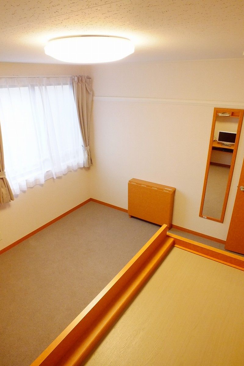 レオパレスレミナール並木 寝室
