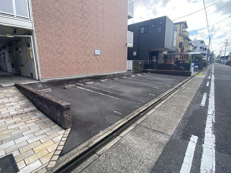 レオパレス小本西 駐車場