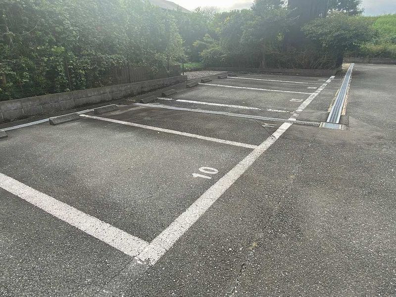 レオパレス延久 駐車場
