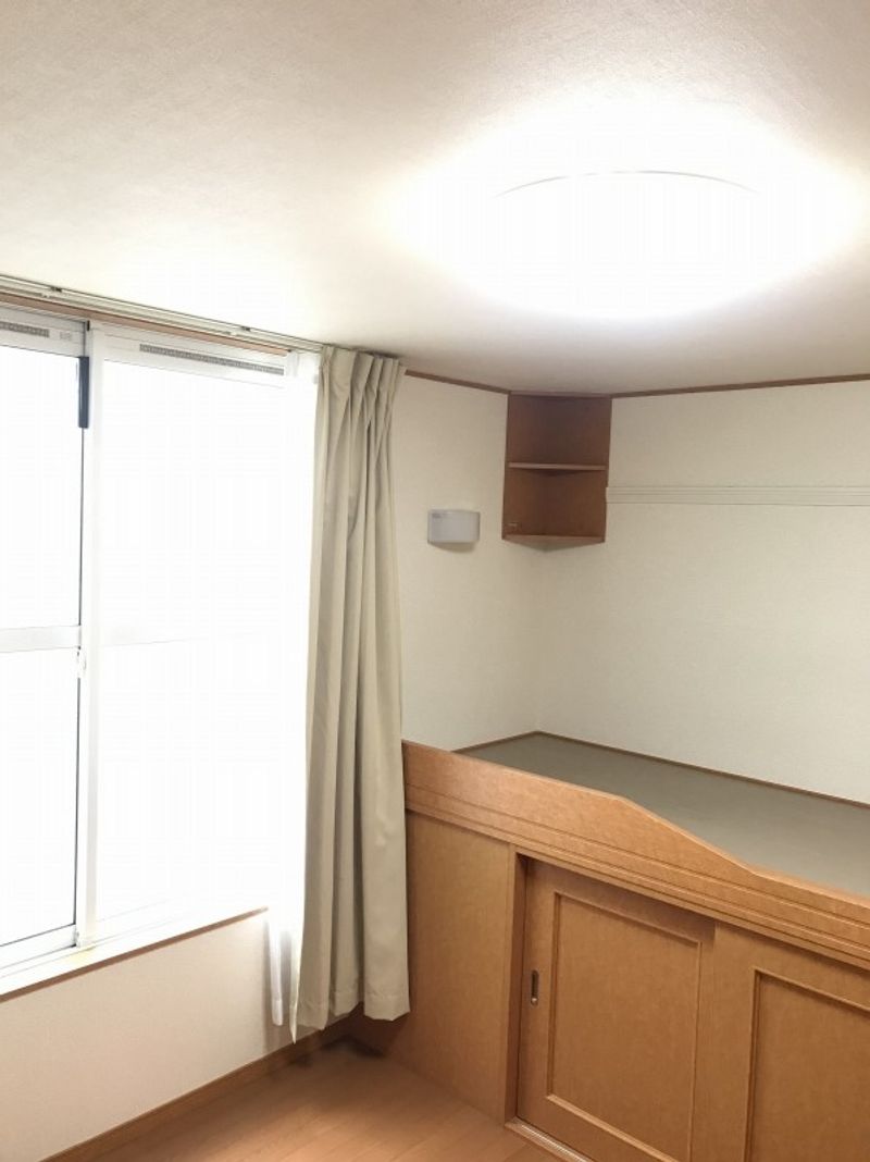 レオパレスライブリィスターⅡ 居間