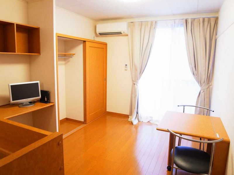 レオパレスベアフルーツ 居間