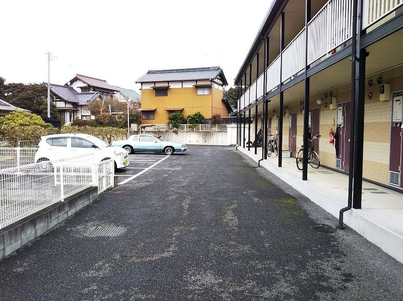レオパレスセピアコートＫ 駐車場