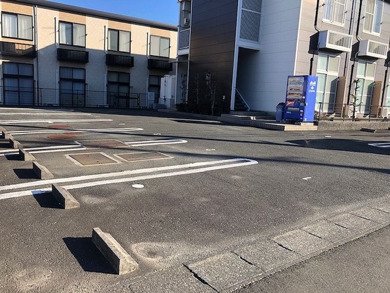 レオパレスハーヴェスト 駐車場