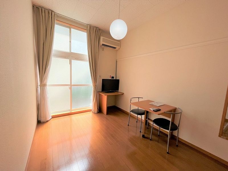 レオパレス芳山荘Ⅱ 居間