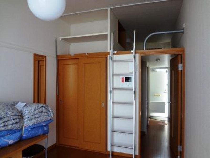 レオパレスルミエールエスト 居間