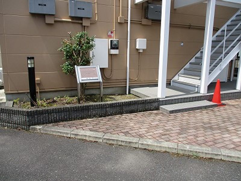 レオパレス本丸Ⅱ エントランス