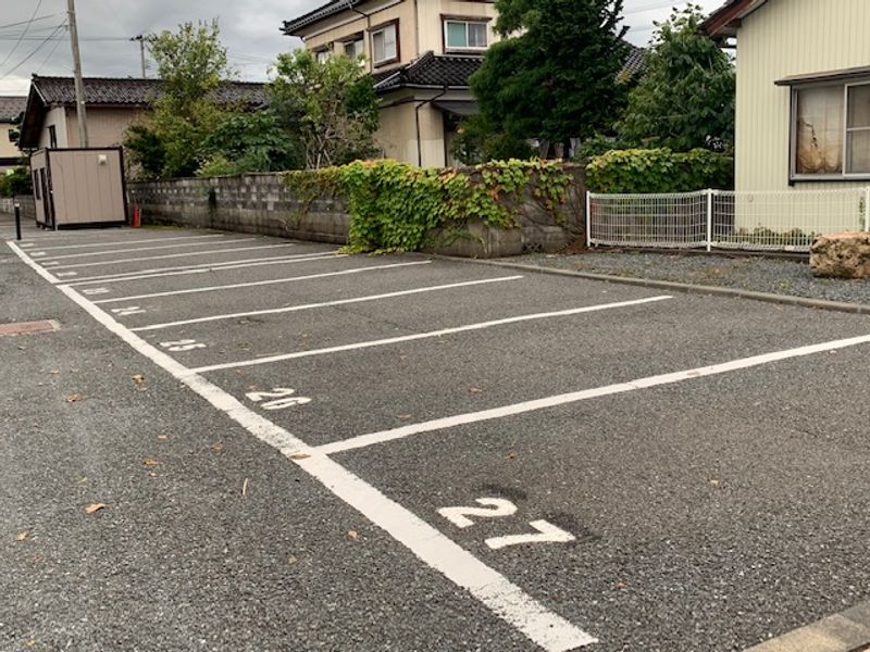 レオパレスニューオーシャン 駐車場