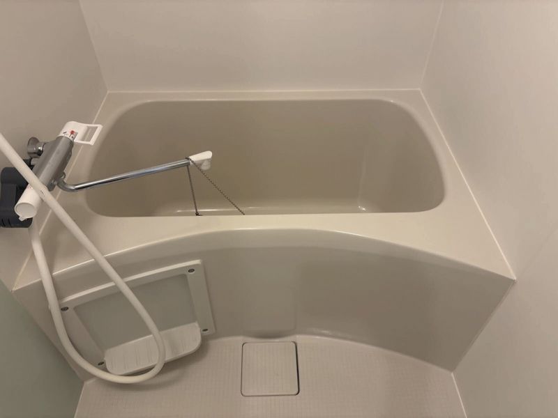 LEONEXT Smile Square Bathroom