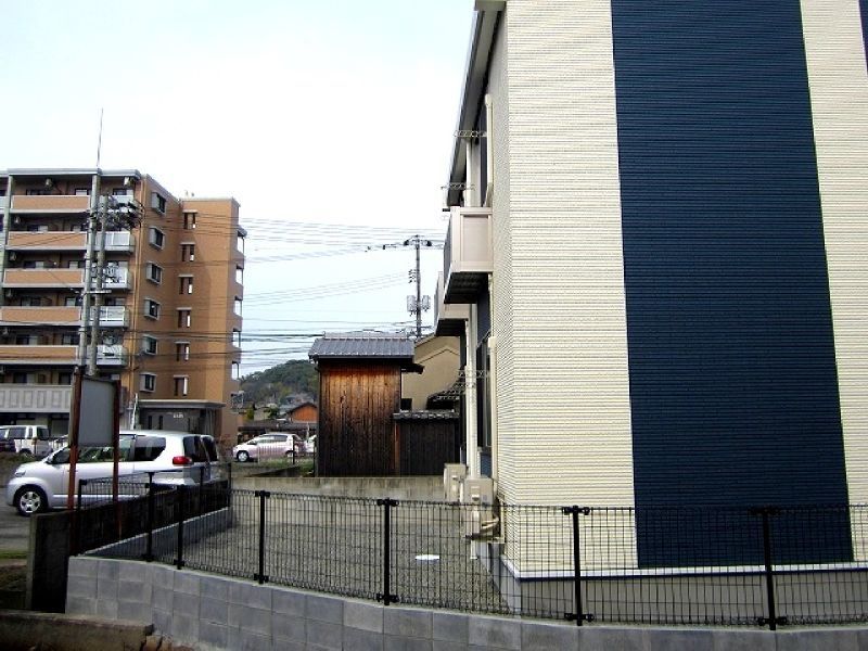 LEONEXT Villa Higashimachi Ban công