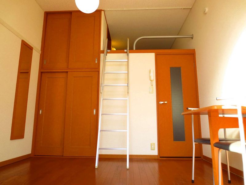レオパレス若葉Ａ 居間