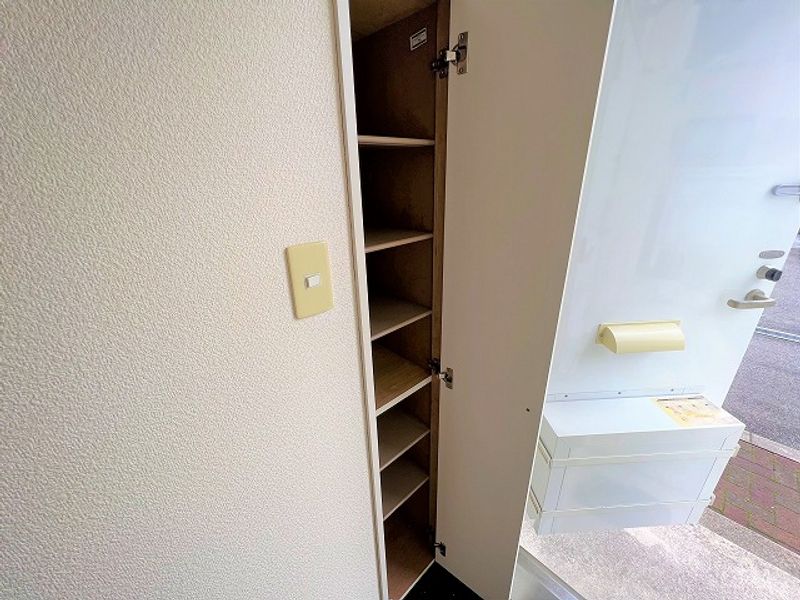 レオパレス皆生新田 玄関