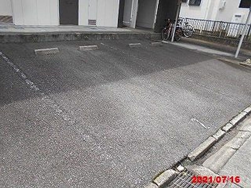 レオパレス銀壽 駐車場