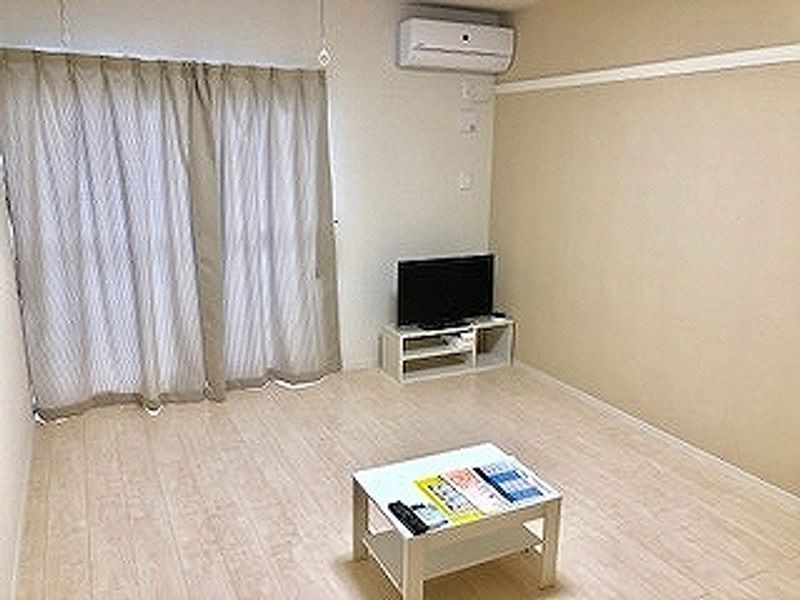 クレイノルーチェ　デル　ソーレ 居間