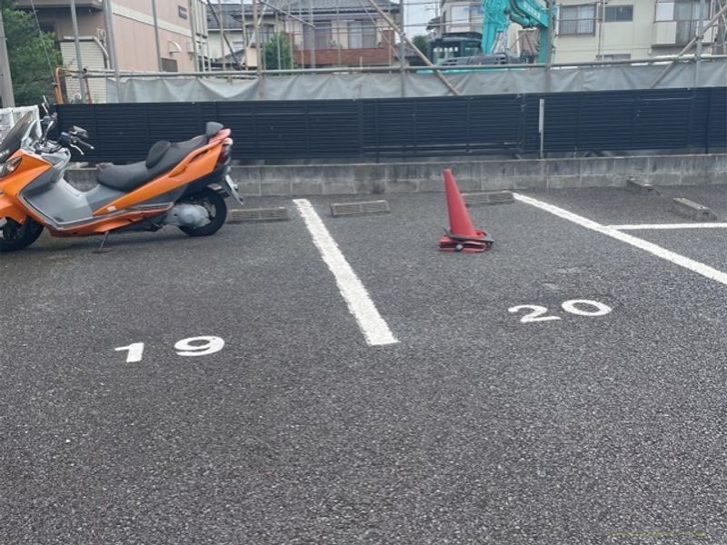 レオパレスアルファビアⅡ 駐車場