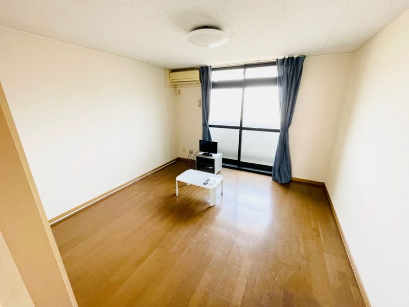 レオパレスエクレール 居間