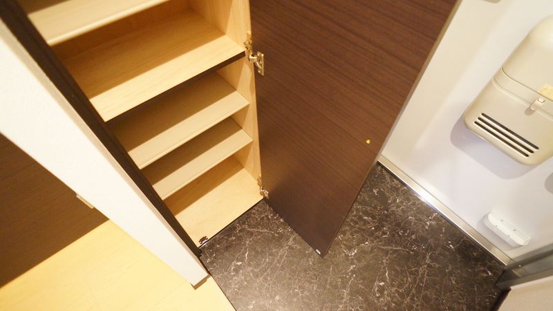 レオネクストくみのき 玄関
