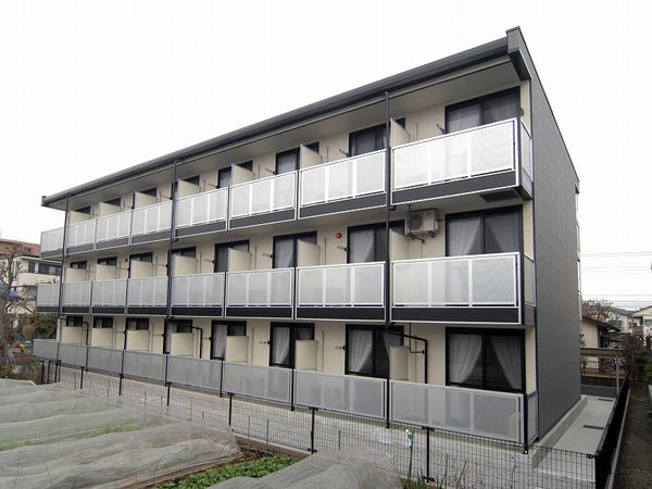 レオパレスアンフィールド 外観