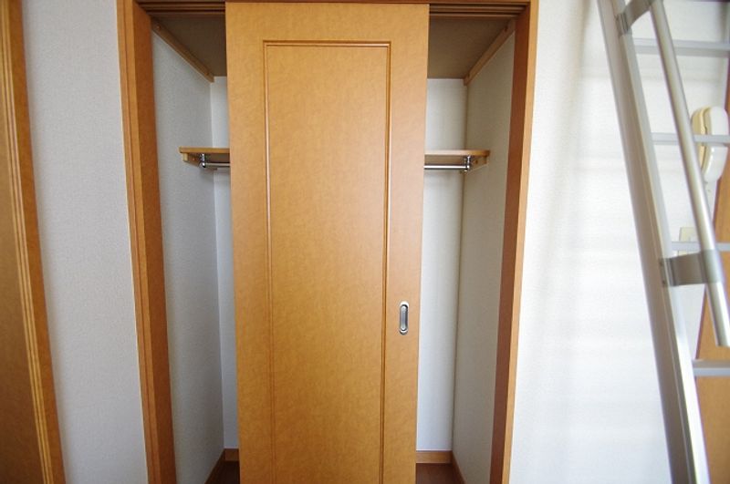 レオパレスメルツェⅣ 収納