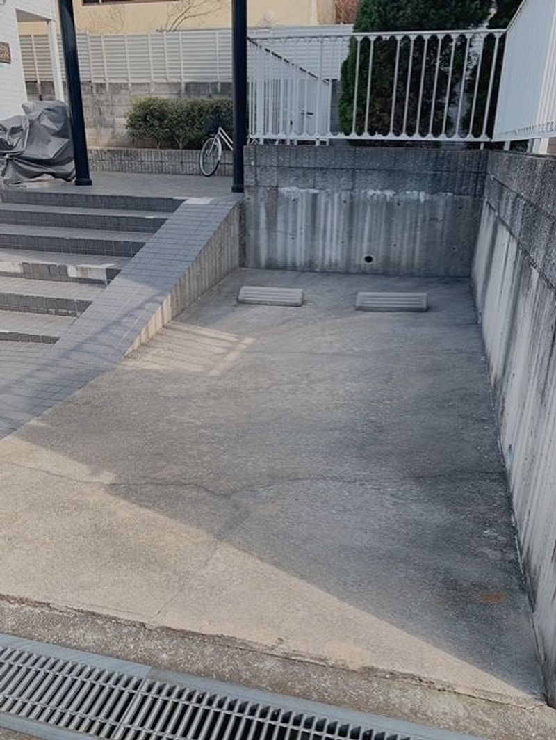 レオパレスドメーヌ 駐車場