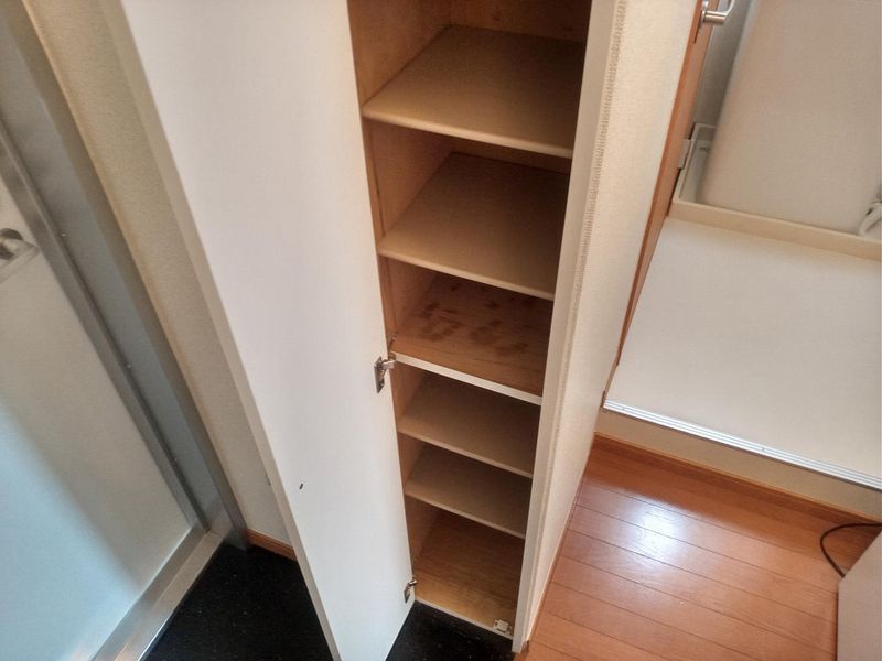 レオパレスＴＯＫＵＷＡⅡ 玄関
