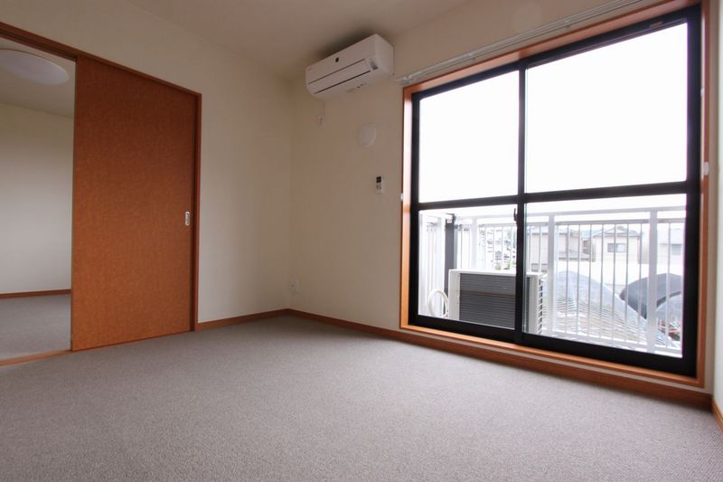 レオネクストグリーンコート住岡 居間