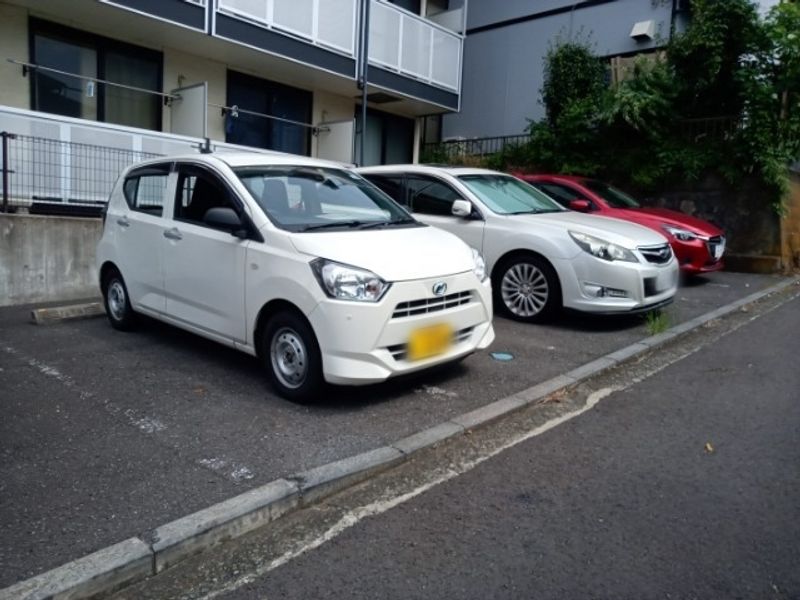 レオパレスＤＯＵＢＬＥＴＯＭＯ 駐車場