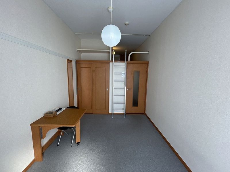レオパレスパインヒルⅡ 居間