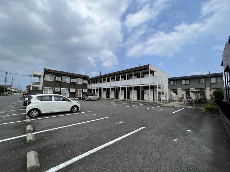 レオパレスヤマサ 駐車場