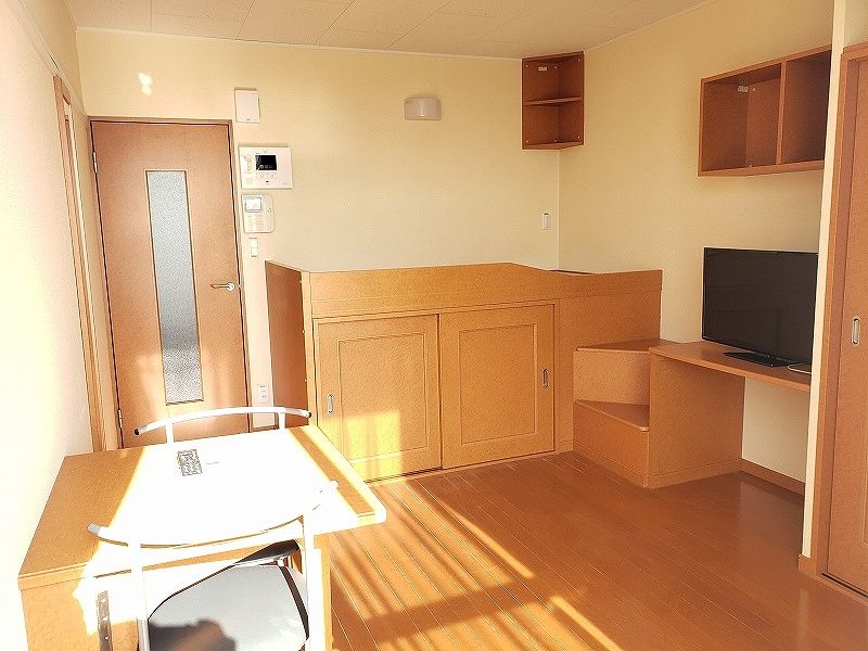 レオパレスＳＵＮＲＯＯＭ 居間