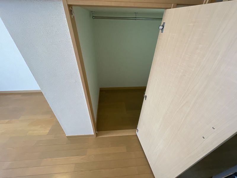 レオパレスピアット 収納