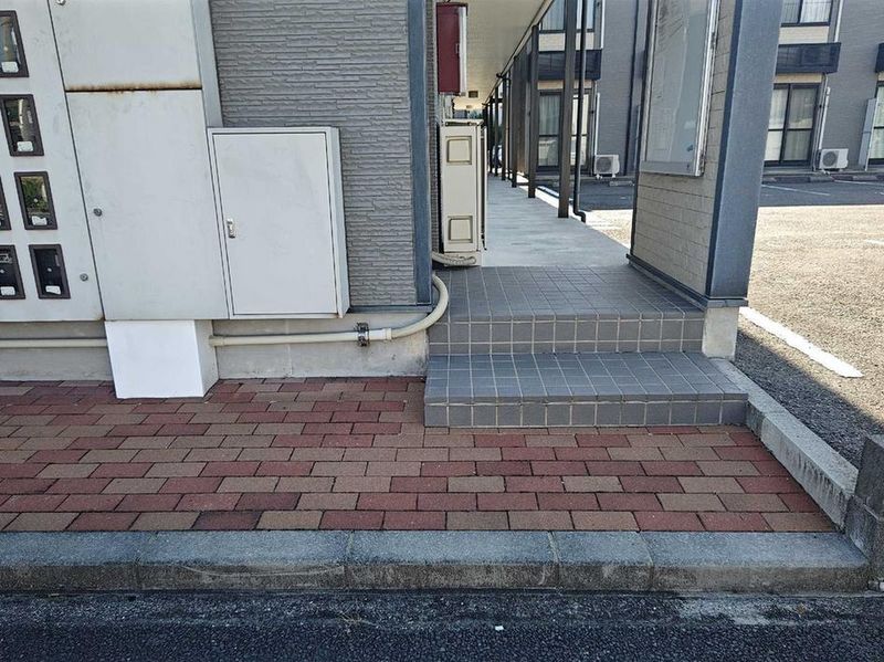 レオパレスサンタローザ エントランス