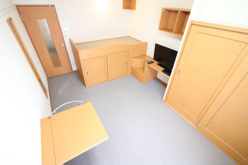 レオパレス緑町 居間
