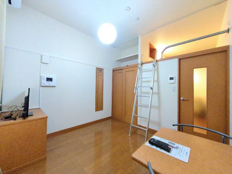 レオパレスＹＴ 居間