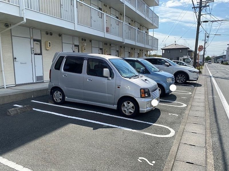 レオパレスグリーンビュー和田 駐車場