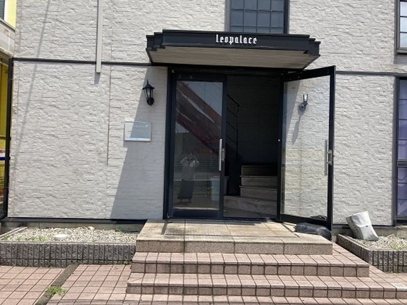 レオパレス仙石 エントランス