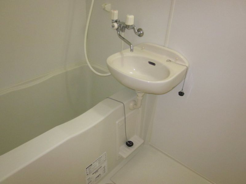 レオパレスＭＯＯＮ　ＡＸＩＳ 風呂