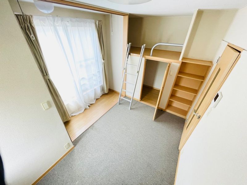 レオパレステルミック 収納