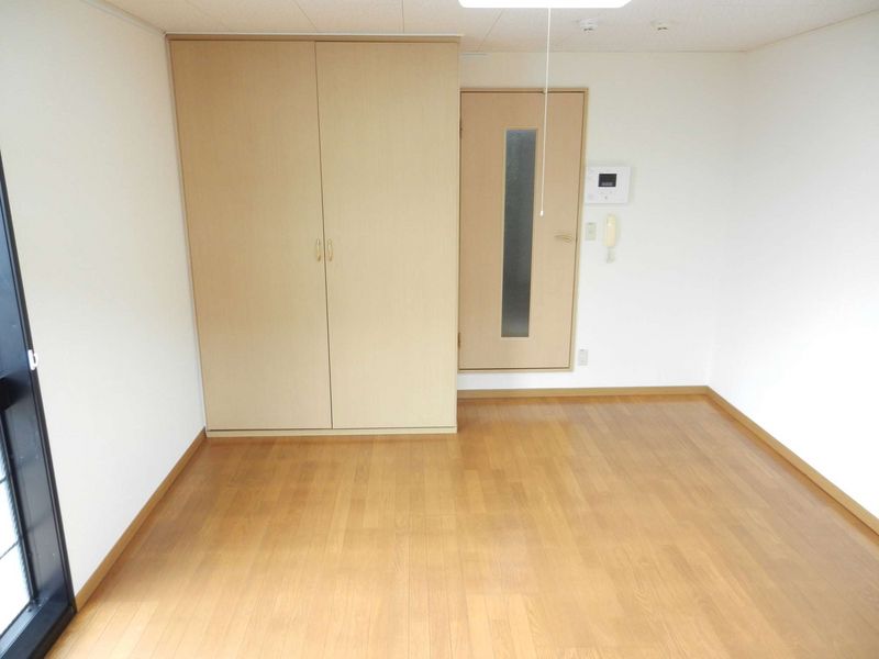 レオパレス追分 居間