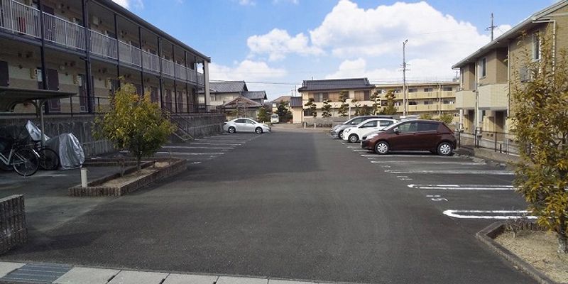 レオパレス槙Ⅱ 駐車場